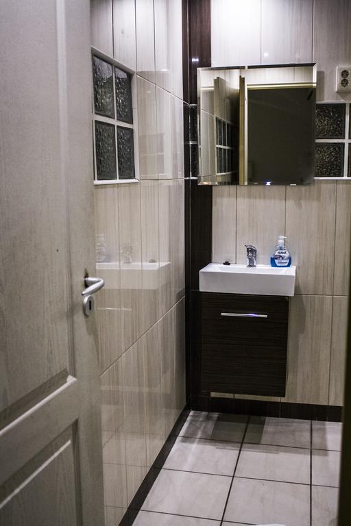 Travel Inn Apartments บูดาเปสต์ ภายนอก รูปภาพ