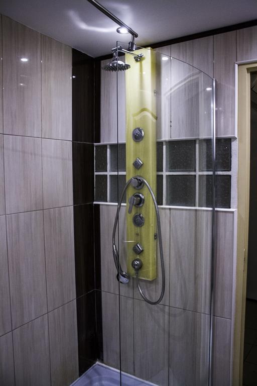 Travel Inn Apartments บูดาเปสต์ ภายนอก รูปภาพ